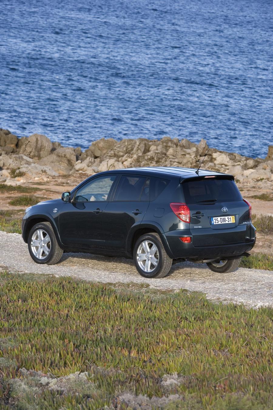  Toyota RAV4 2005 года  (фото 109 из 172)